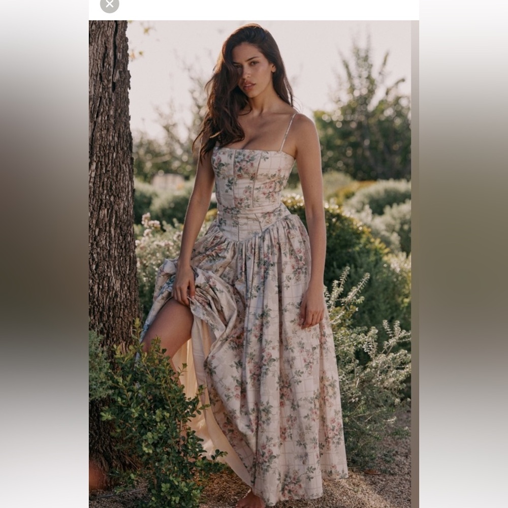 House of CB Ysabella cream floral midi dress size Medium. Like new.